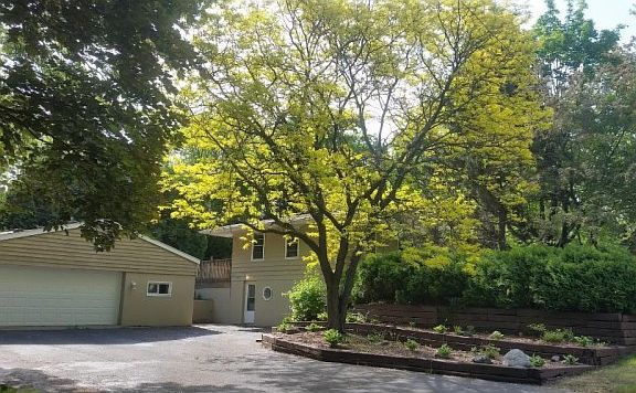 4th image of 5501 Regis Dr NE