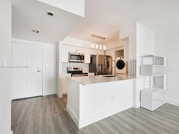 5th image of 1155 Brickell Bay Dr #0000