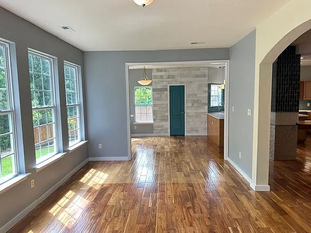 2565 Kentucky Derby Dr — Photo 16