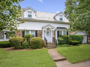 16 King St, Malverne, NY 11565