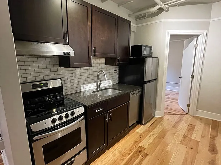 301 Main St — Photo 29