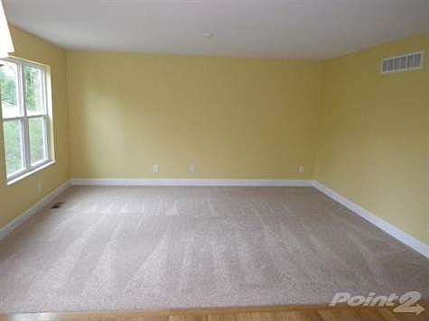 4th image of 838 Berwick Ct