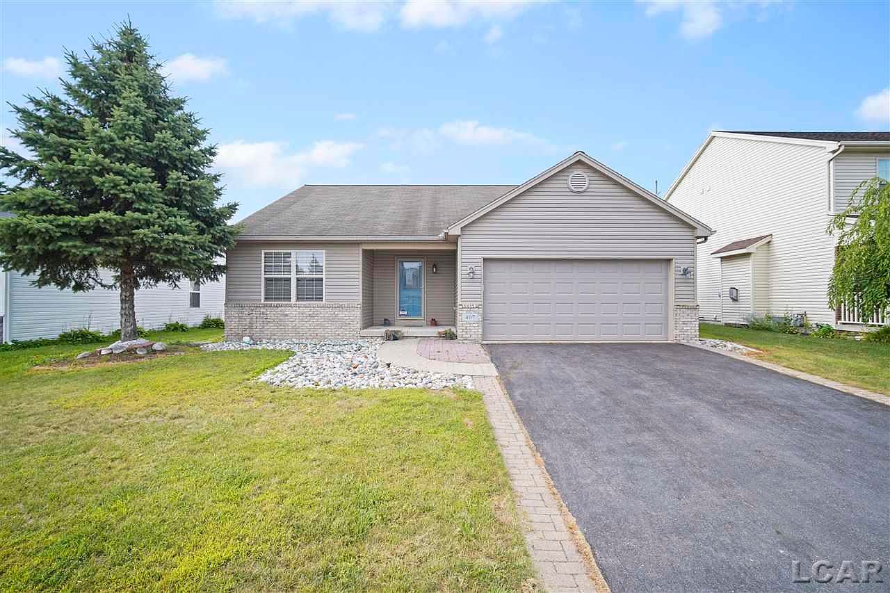 407 Oak Creek Dr, Temperance, MI 48182 | Zillow