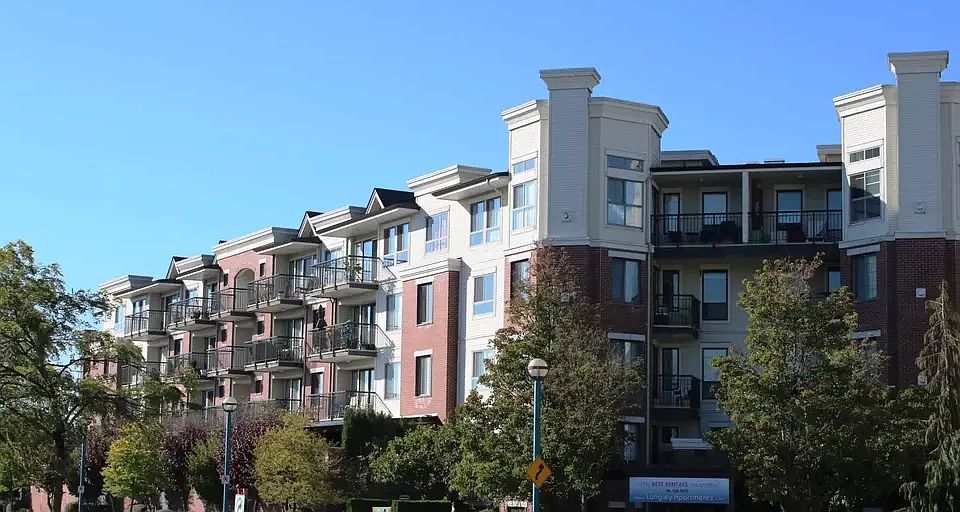 1st image of 20303 Douglas Cres #105