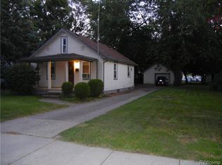 25523 Dartmouth St, Dearborn Heights, MI