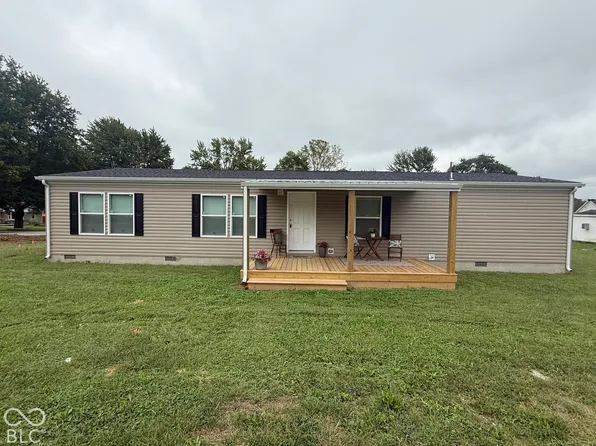 460 N Owens St, Westport, IN 47283