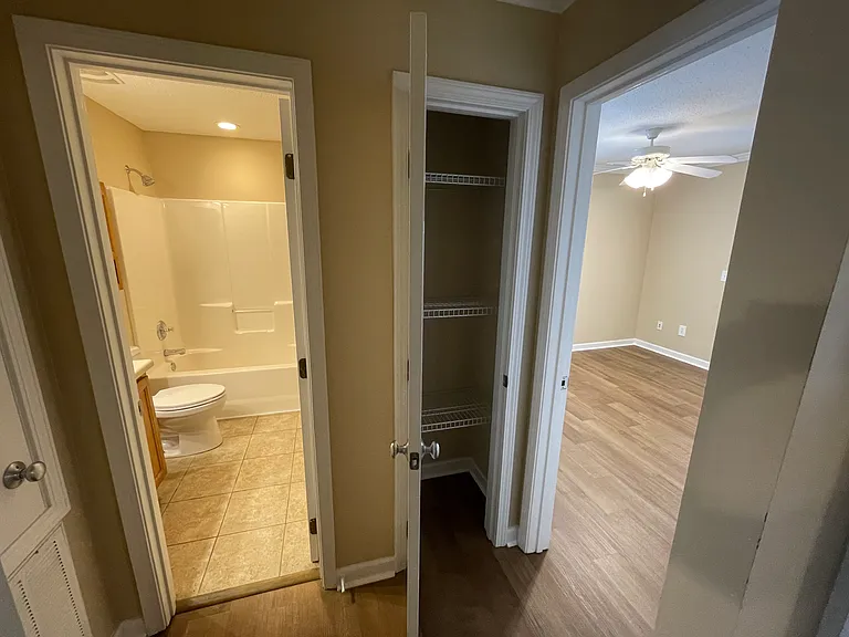 919 Annalue Dr #7 — Photo 22
