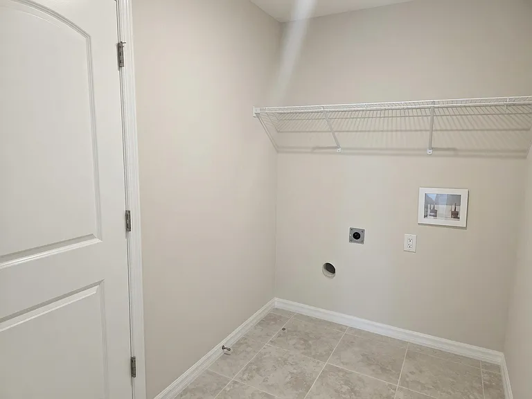 318 NW 20th St — Photo 10