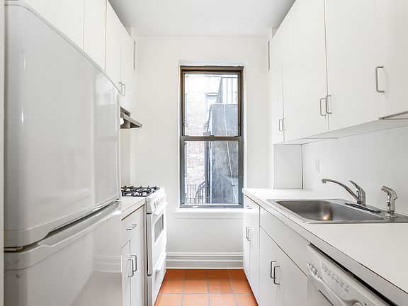 4th image of 199 Bleecker St APT 6