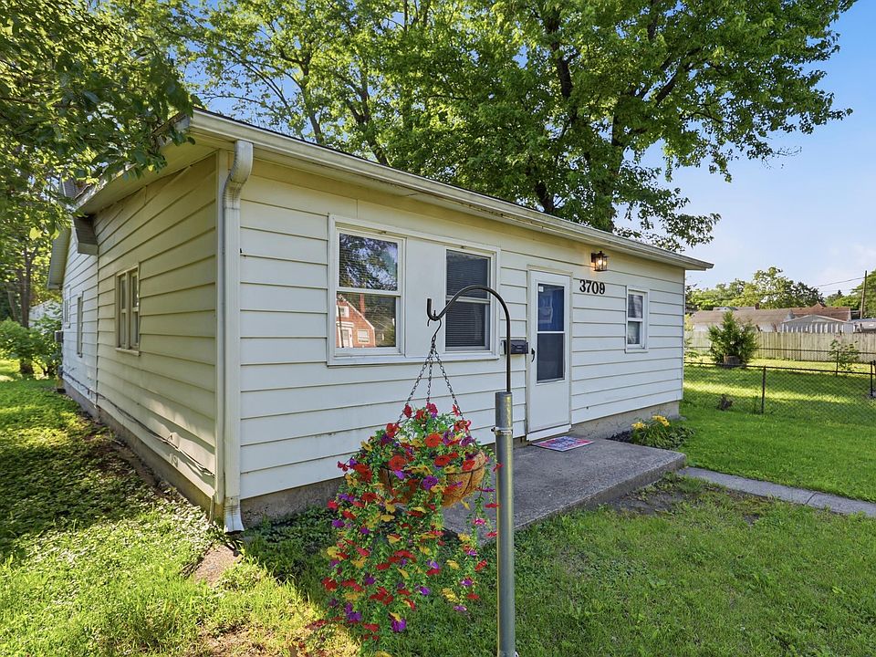 1st image of 3709 S Park Dr