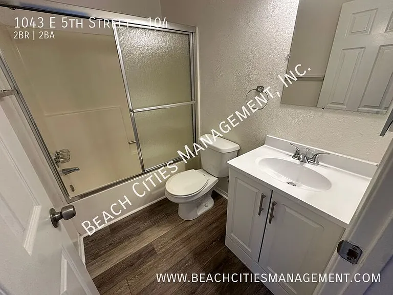 1043 E 5th St #104 — Photo 22