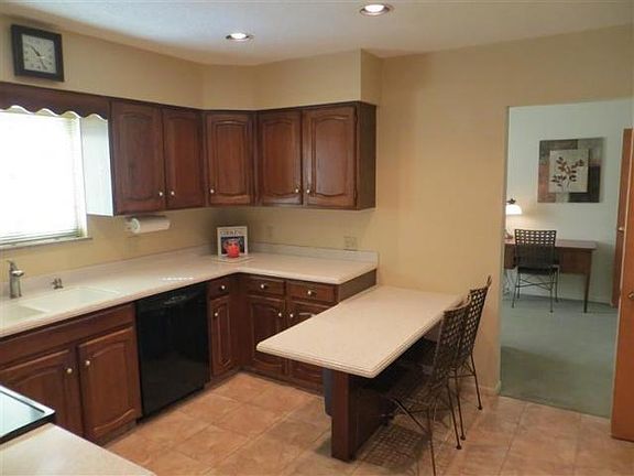 3rd image of 2828 Welge Ln