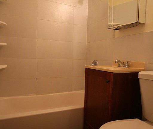 4th image of 488 Dekalb Ave #2