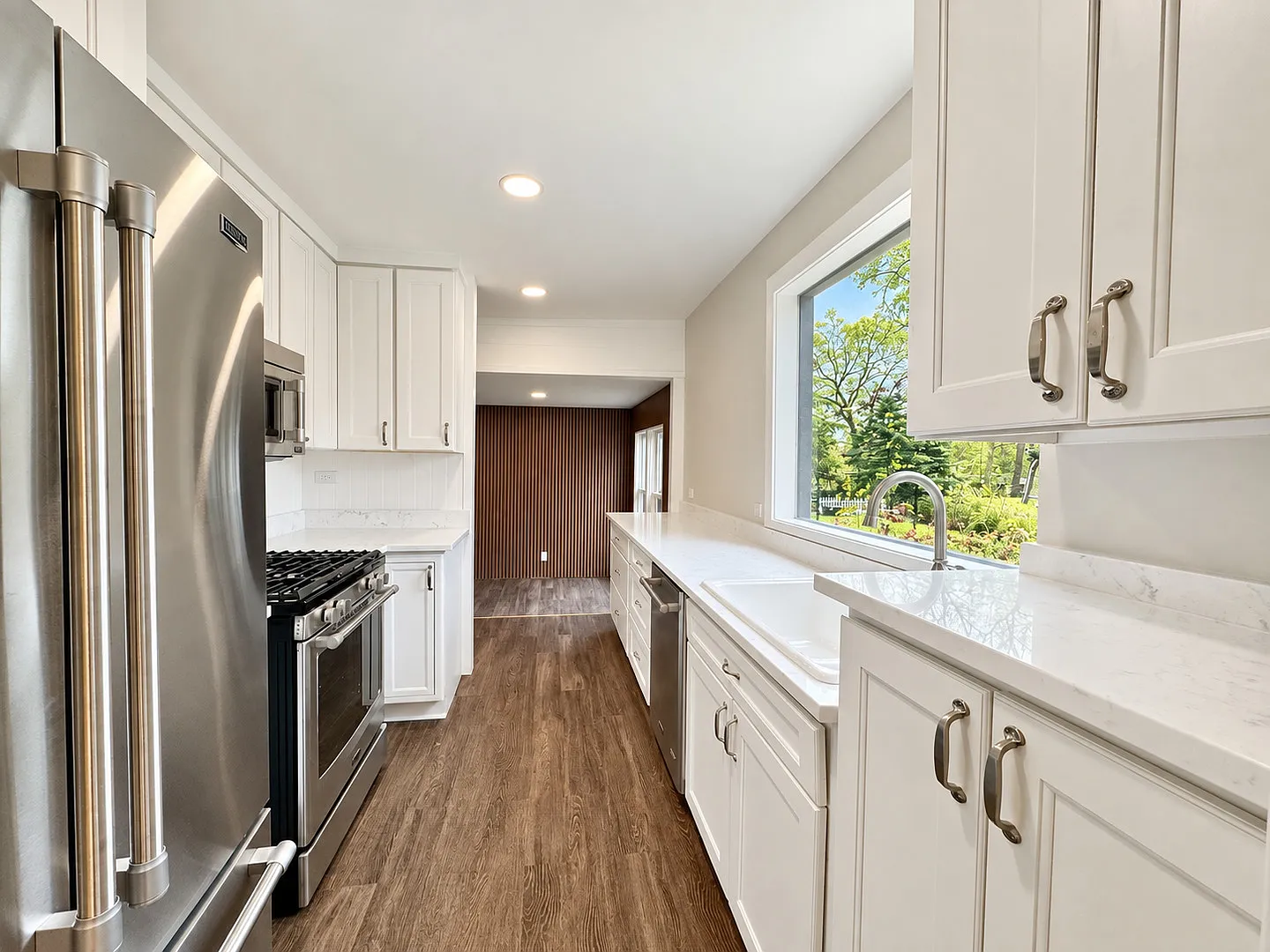 3 bed, 1232 sqft, $2,900 — Photo 4