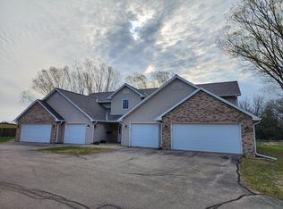 496 Cledell St UNIT 4, Oregon, WI 53575