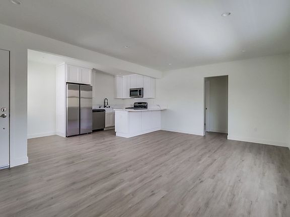 4th image of 2852-2866 A St #2862
