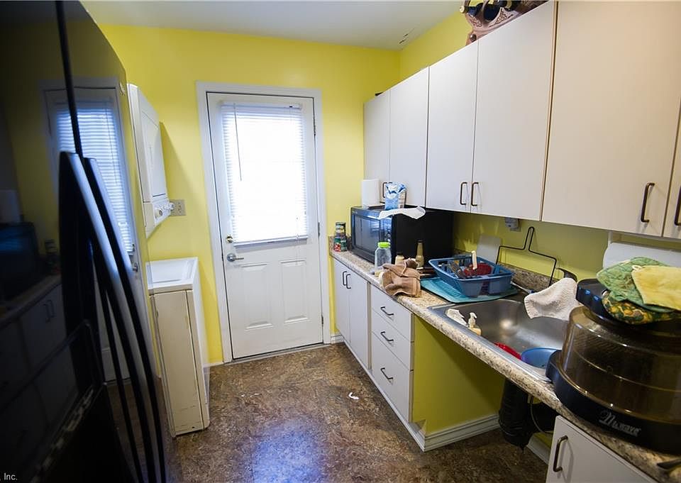 Owner's side kitchen