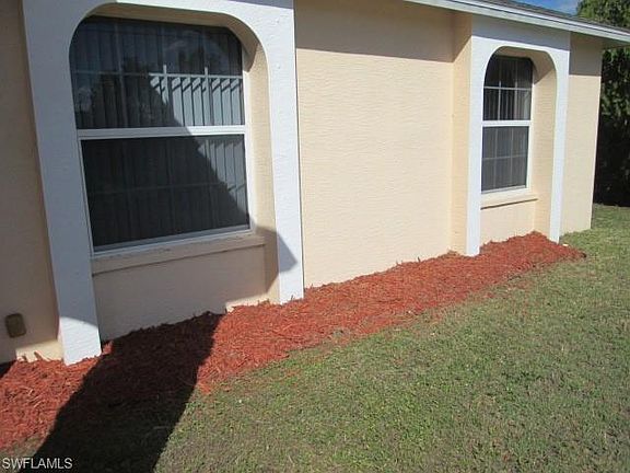 2nd image of 1104 SE 13th Pl