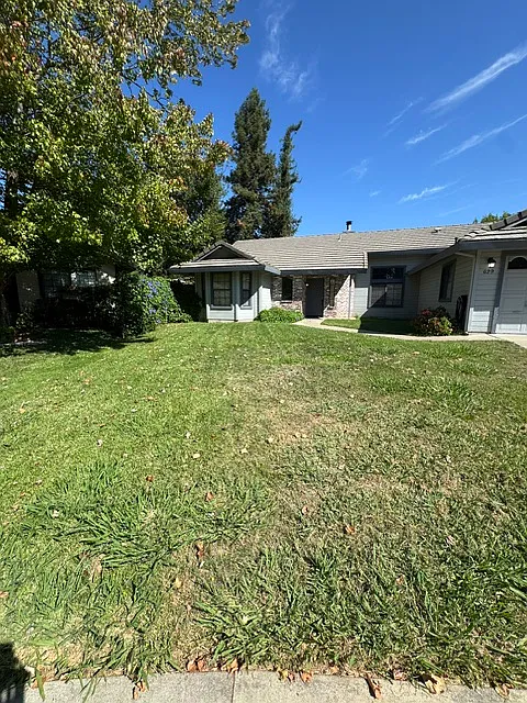3 bed, 1269 sqft, $2,500 — Photo 2