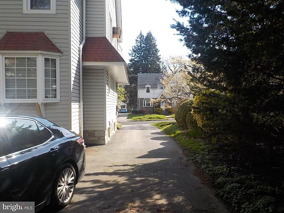 3rd image of 724 Shadeland Ave