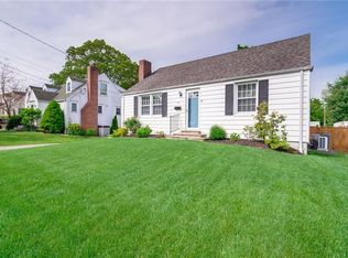 19 Chatham Dr, Norwalk, CT 06854