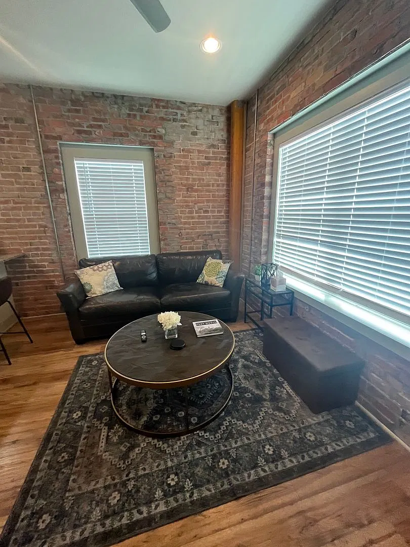 Alston - Lofts — Photo 3