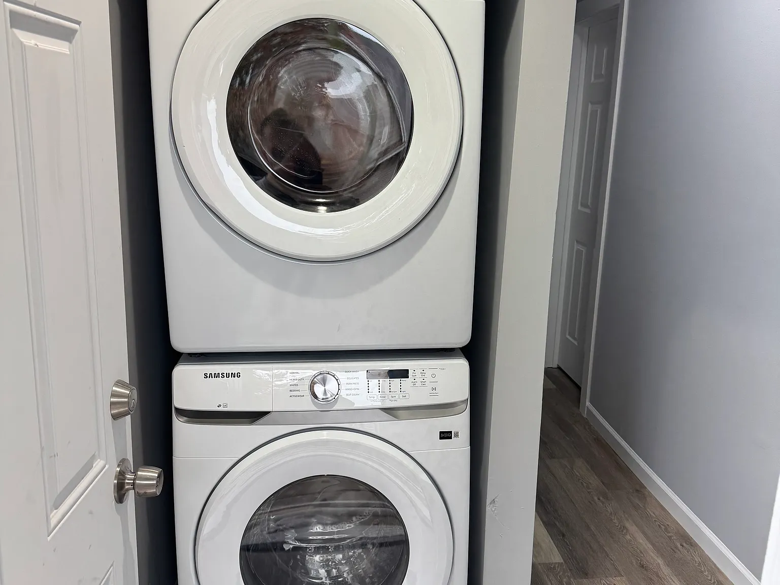 3 bed, 1000 sqft, $2,100 — Photo 3