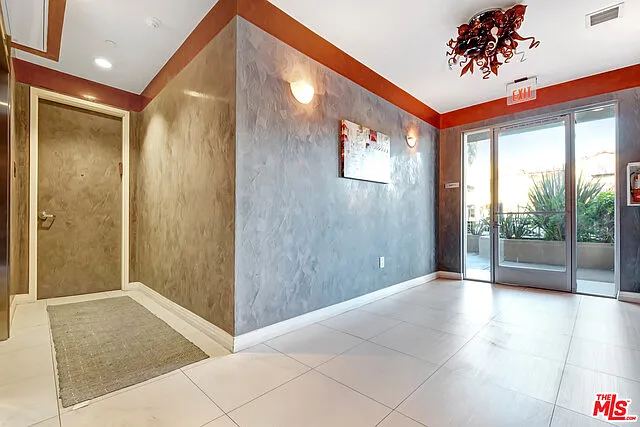 819 S Holt Ave #PENTHOUSE — Photo 4