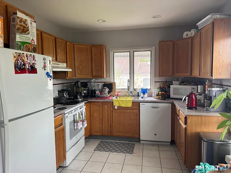 15 Rose St #2 — Photo 6