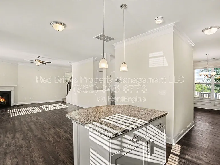 1569 Cambria Ct — Photo 12