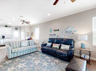 11221 Schwartz Dr, Galveston, TX 77554