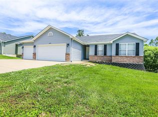 5035 Hampton Dr, Hillsboro, MO 63050