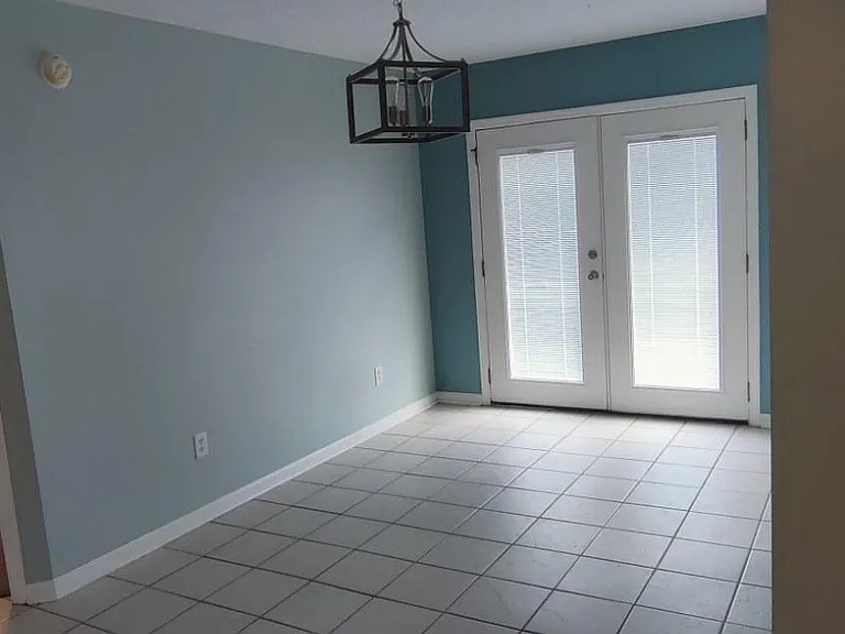 2517 Shady Oak Ct — Photo 2