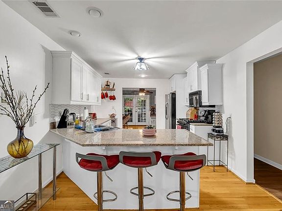 2nd image of 276 Logan St SE