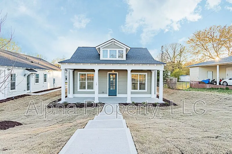 3 bed, 2.0 bath, 1270 sqft, $1,800 — Photo 1