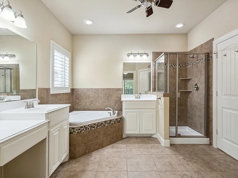 4213 Pecan Bend Ln — Photo 15