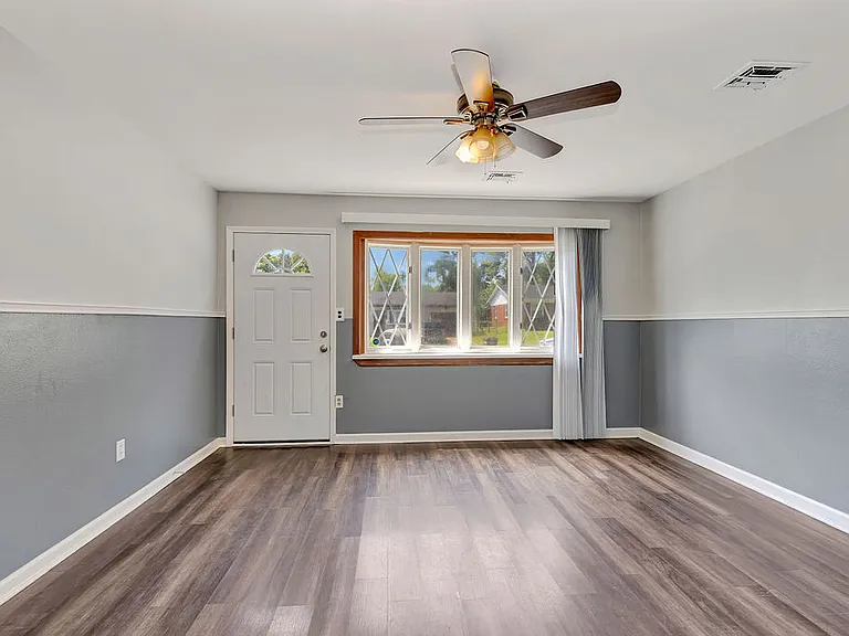 3232 Deshler Dr — Photo 18