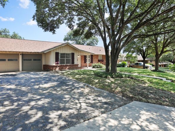 3219 Oakleaf Dr