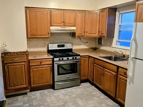 5th image of 1504 73rd St Floor 2