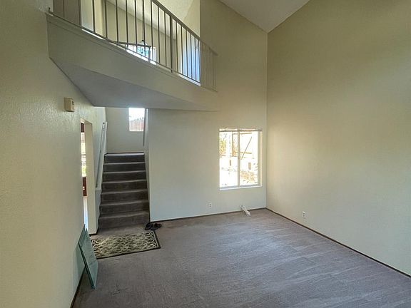 4th image of 135 Vanessa St
