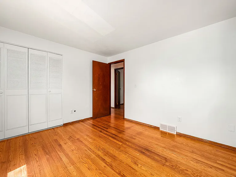 466 Mohican Ave — Photo 24