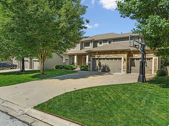 2nd image of 1123 Sawhill Dr