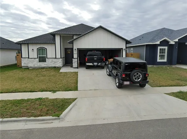 1837 Secretariat Dr, Corpus Christi, TX 78417