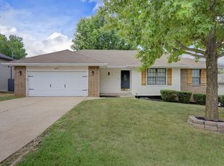 1527 W Pheasant Run St, Springfield, MO 65810