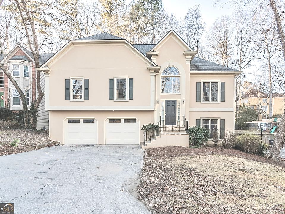1st image of 208 Tennis Court Ln NW