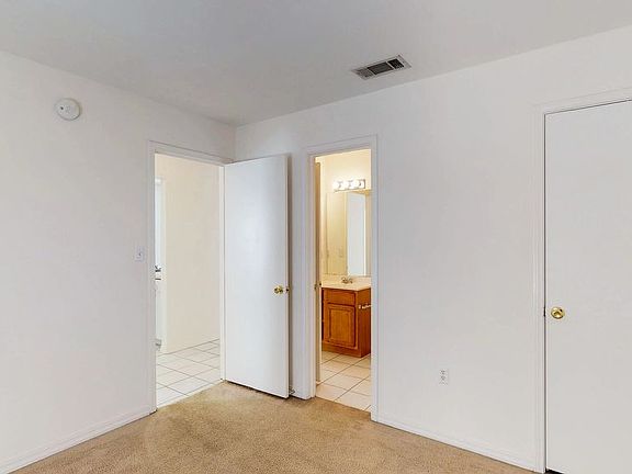 4th image of 895 Silverwood Dr