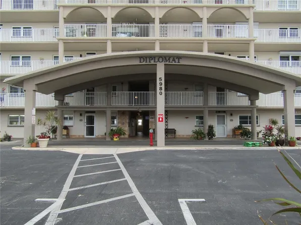 5980 Shore Blvd S APT 901, Gulfport, FL 33707