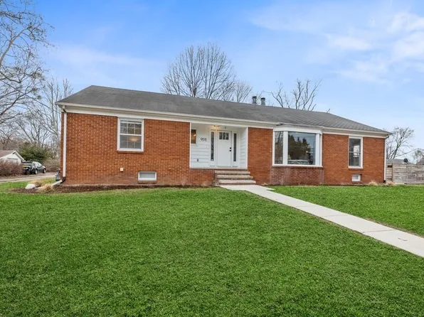 9515 Maplewood Ave, Bridgman, MI 49106