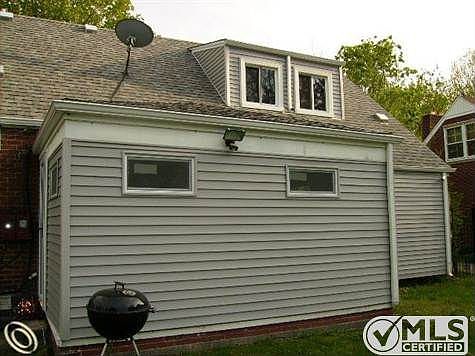 18430 westhampton-front view 005