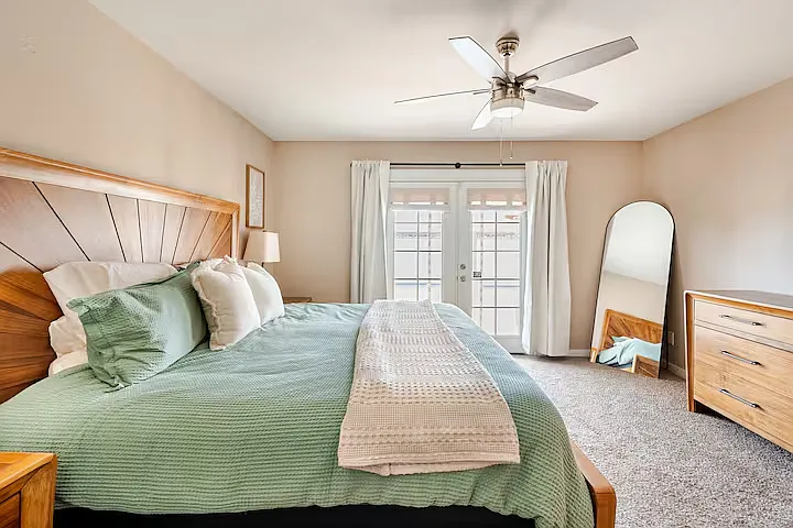 1104 E Campus Dr — Photo 18